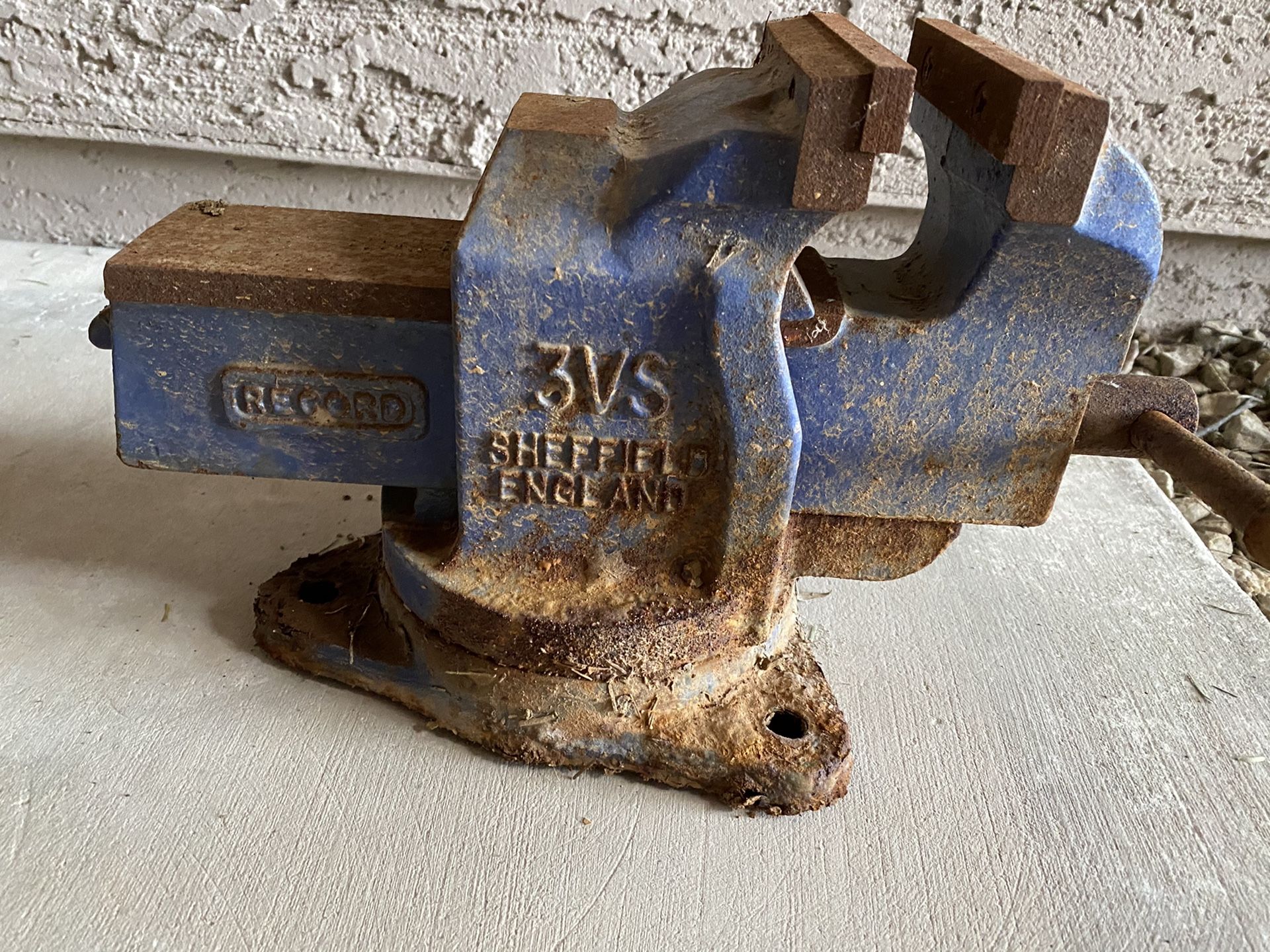 Record no. 3VS Machinists Bench Vise w/ Swivel Base (made in Sheffield England)