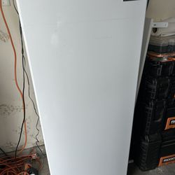 Thomson 6.5 Cu Feet upright freezer