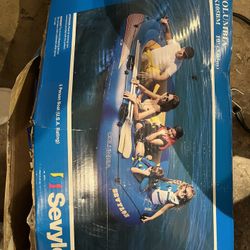 5 Person Boat And Oars 