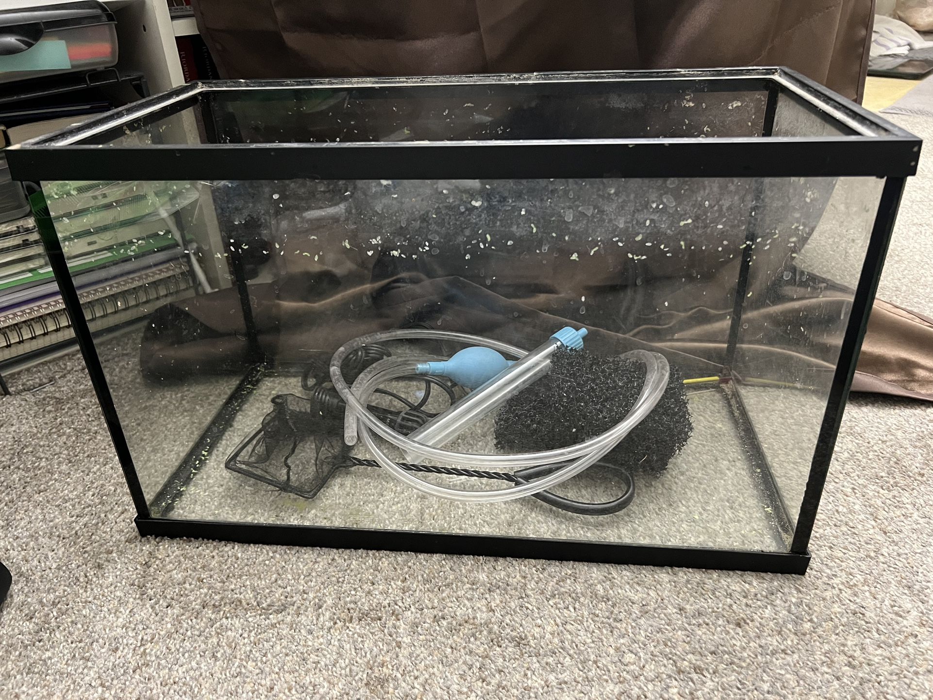 10 gallon Fish Tank, Supplies & Gravel