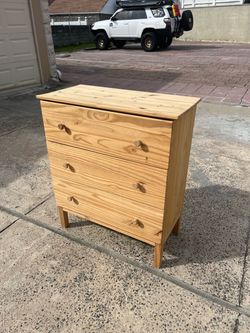 3 drawer small wood dresser