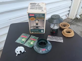 Coleman Electronic Propane 2-Mantle Camping Lantern w/ Box and Extra Mantles. New