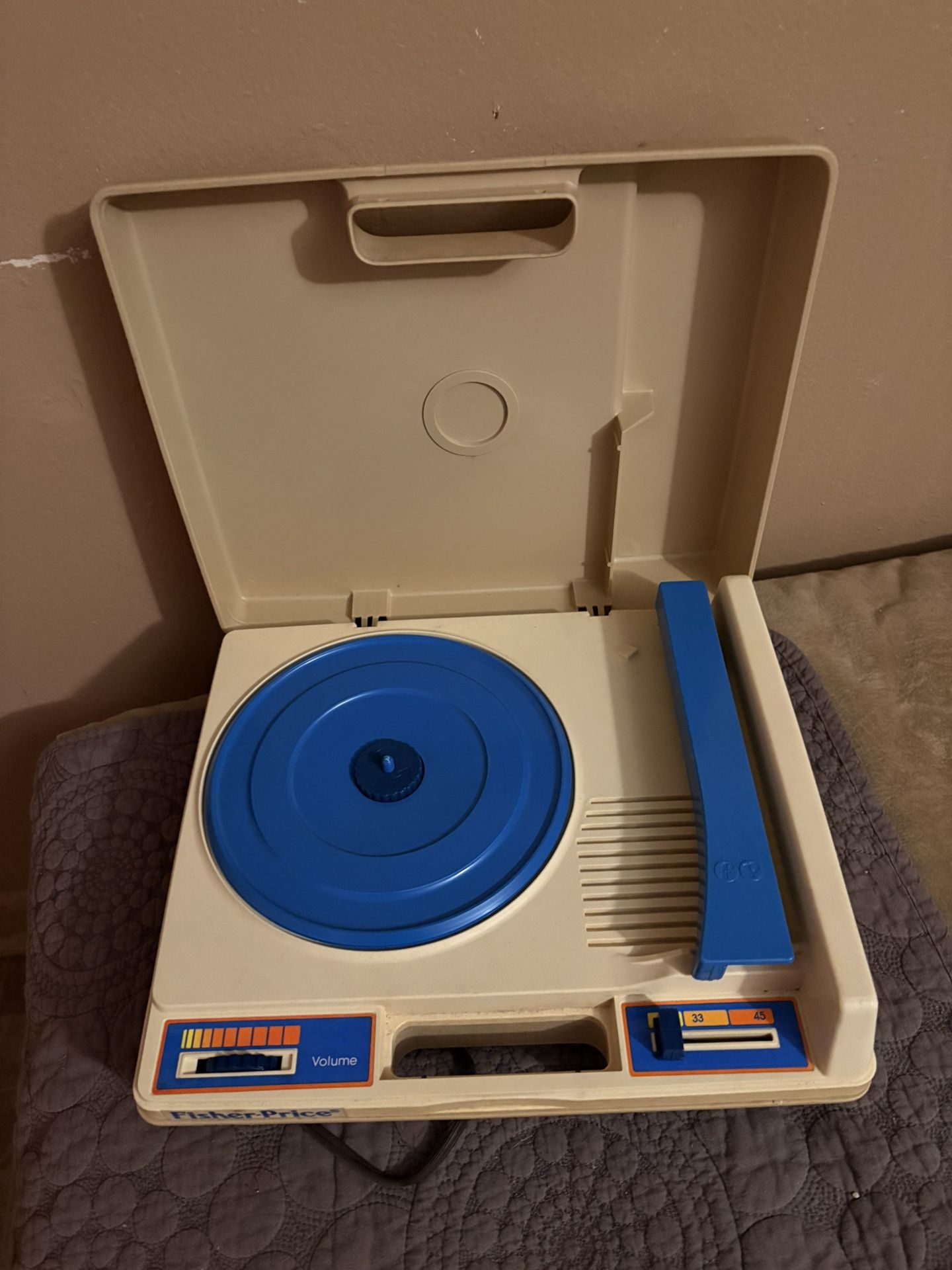 Vintage 1978 turntable works great