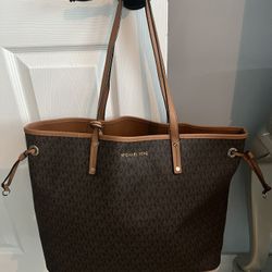 🌟Beautiful Michael  Kors  And Matching Wallets For A Steal🌟