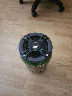 Homemade heineken bluetooth speaker .