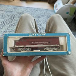 2 Life-Like HO Scale Campbell’s Soup Train Engine – 1982 Limited Edition