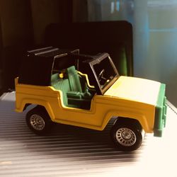Vintage Toostsietoy Jeep