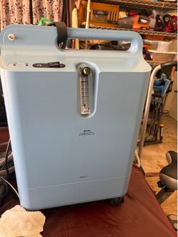 PHILLIPS RESPIRONICS EVERFLO OXYGEN MACHINE