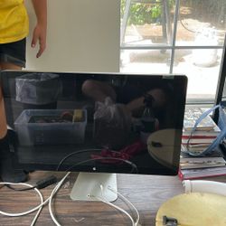 Apple Cinema HD Display 24”