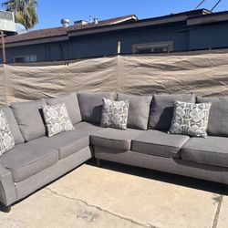 Sectional Sofa Couch.   Gray Color. 