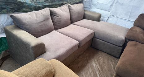 Breakout great condition clean we sell all the time delivery $40 local $200 pick up today