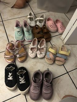 Toddler 4yrs Old Size 9 Shoes. (white & Pink Crocs Pair Is Size 8)