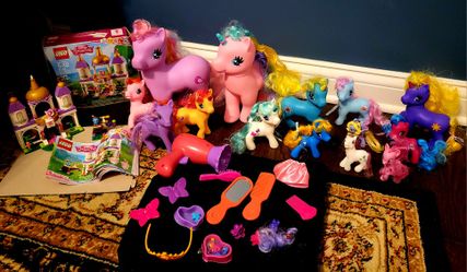 36 pieces bundle Of LITTLE PONYS And LEGO  DISNEY PRINCESS  SET 
