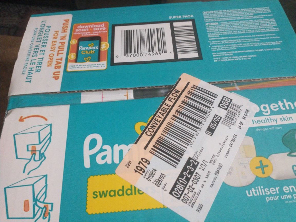 Pampers Swaddlers  Box And.  Body Wash Dove    Pampers Bag   