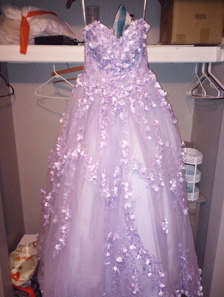 Quinceanera Dress( Lavender) Elizabeth K . Size Is Xs