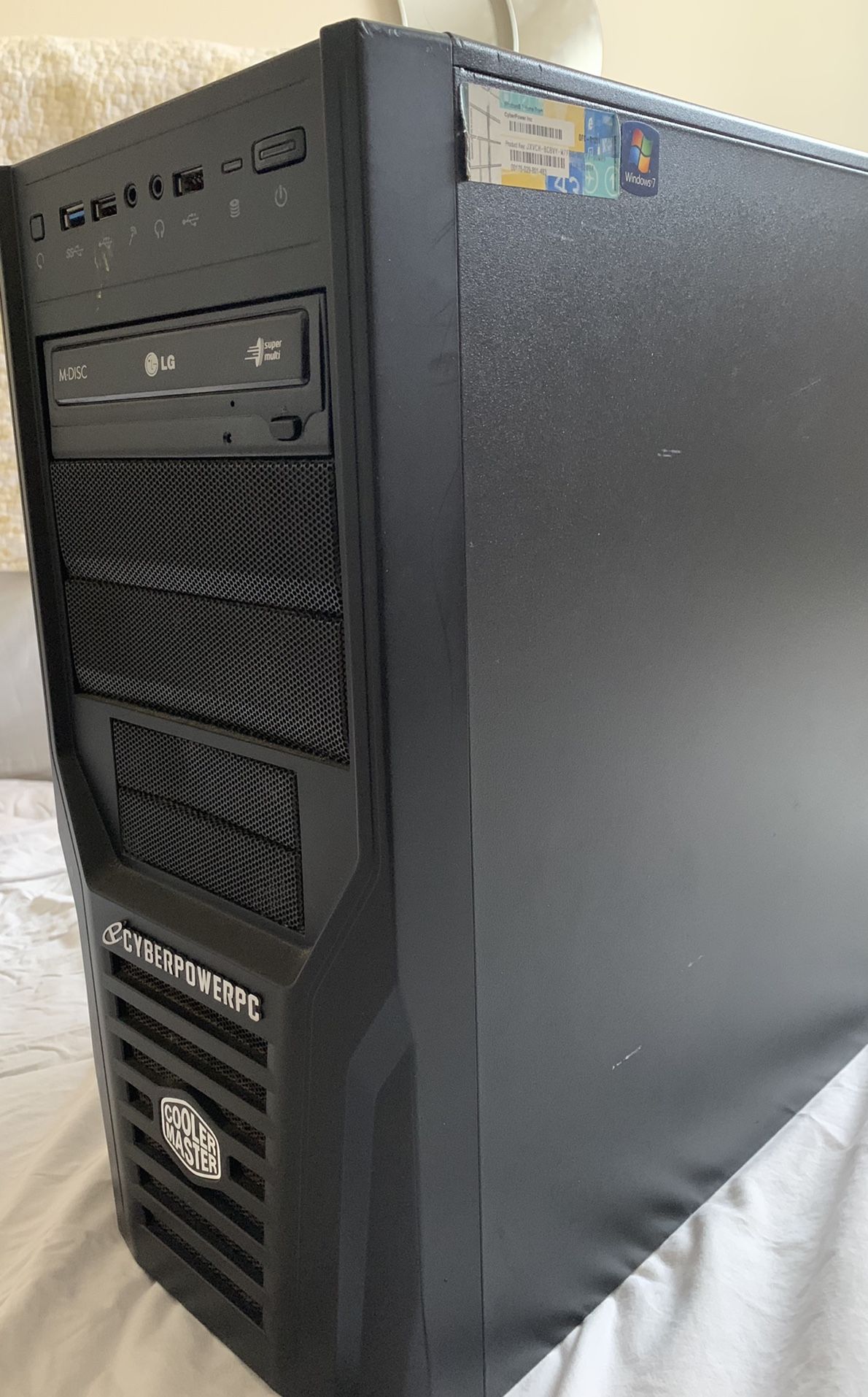 Cyber Power Gaming PC (SPECS IN DESCRIPTION)