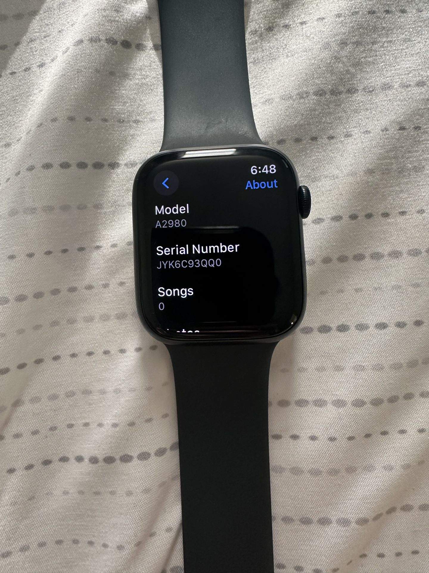 Apple Watch 9.  45mm GPS