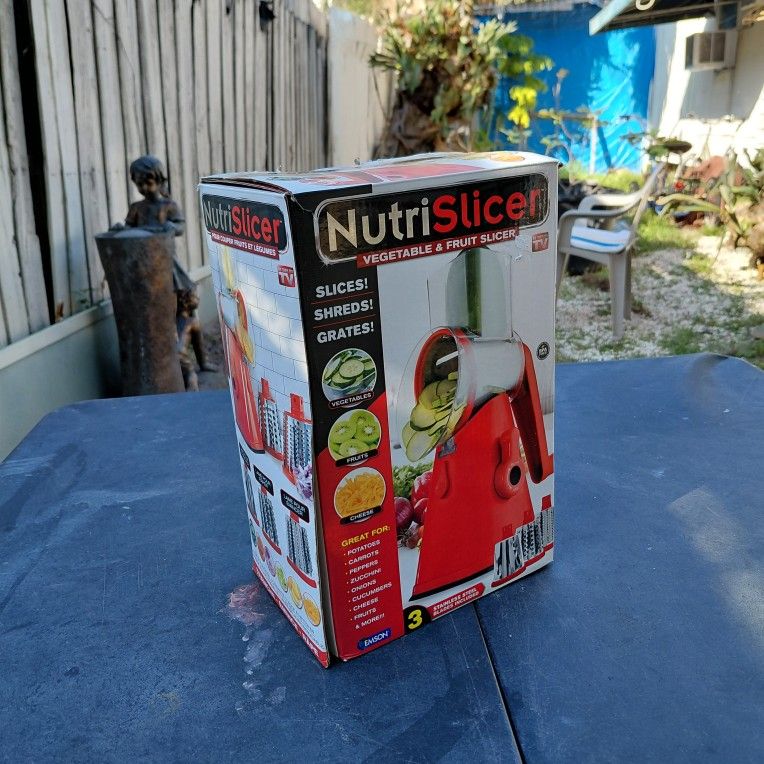 NutriSlicer 3 n1 Kitchen Tool Mandolin STYLE Turn Wheel