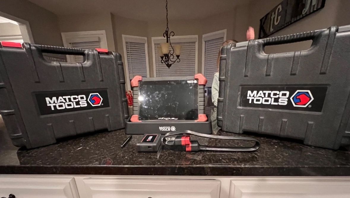 Matco Maximus 3.0 Tablet 10.1" Touch Diagnostic Scan Tool with Dock and accessories box