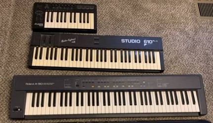 Large lot of digital music studio equipment. Roland, Yamaha, Alesis, Boomerang, etc