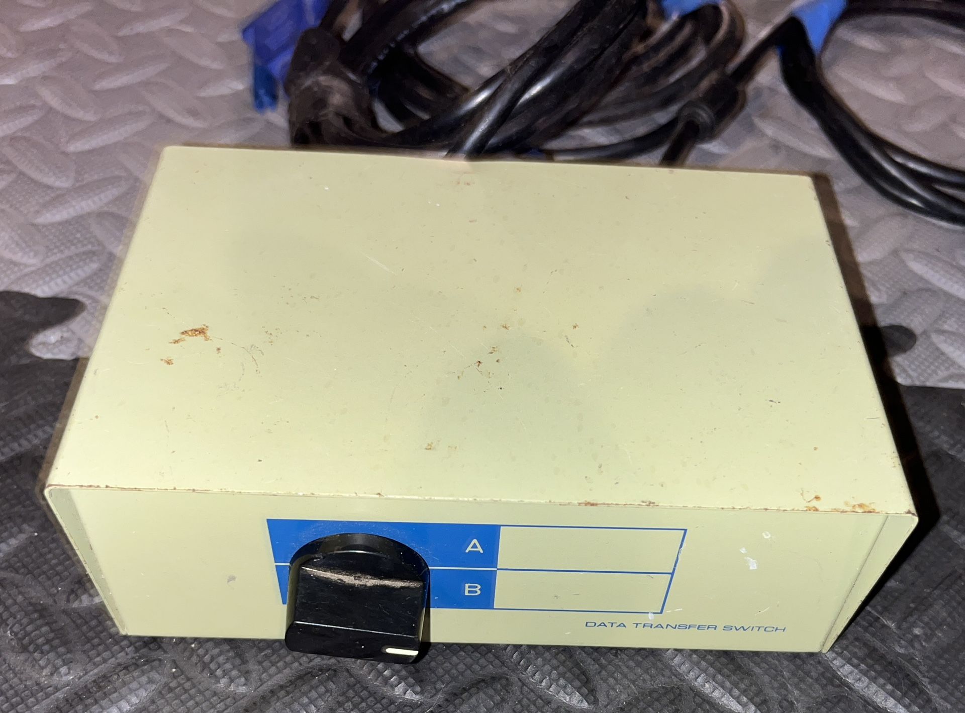 FREE Used VGA 2-Port AB Monitor Switch Box – Rotary Dial for PC Sharing