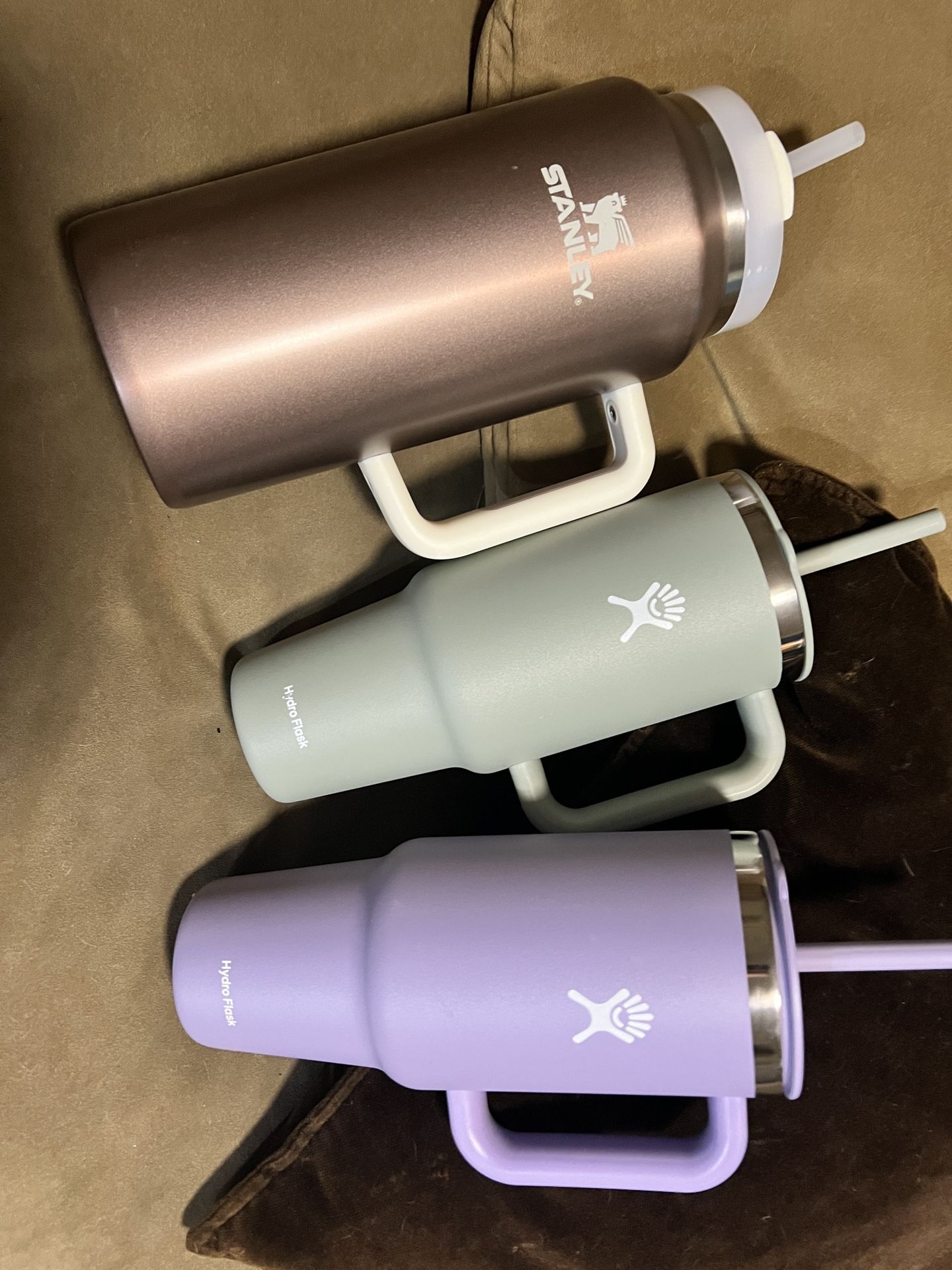 Stanley Or Hydro flask 40 oz Tumbler