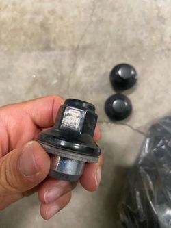 Toyota Black Lug Nut Set OEM
