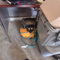 Bositch air compressor 6 gal.