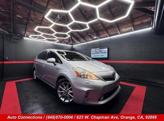 2014 Toyota Prius v Five