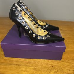 Black Pointed Toe Heels Size 8