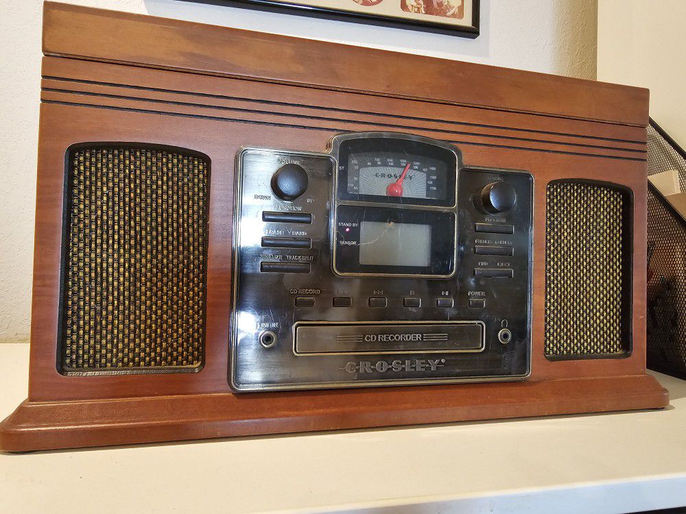 Record Player Crosley Model CR2405C-PA Radio/Cassette/CD/Turn Table