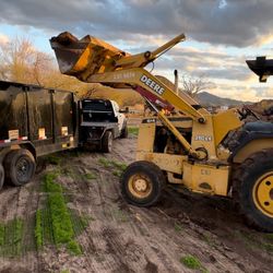 Tractor Gannon Skid steer Bobcat Dump