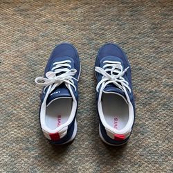 Barely Used Blue Levi’s Sneakers - Size 12