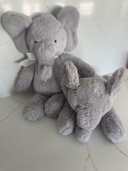Elephant plush and elephant twilight. The twilight has three colors. In great condition. Selling both items together.  Purchased from Pottery Barn Kid