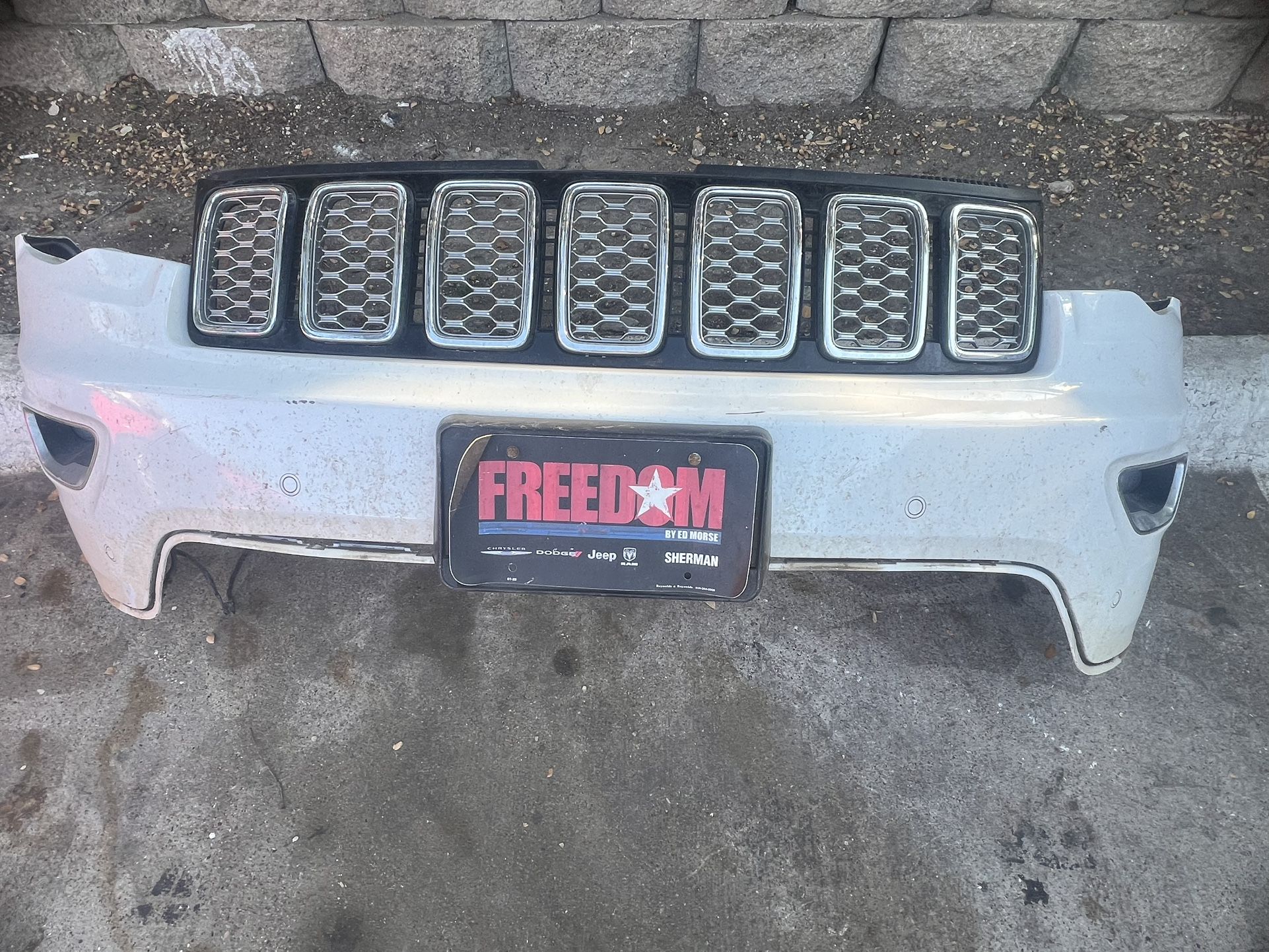 2014-2020 Jeep Grand Cherokee style Front Bumper 