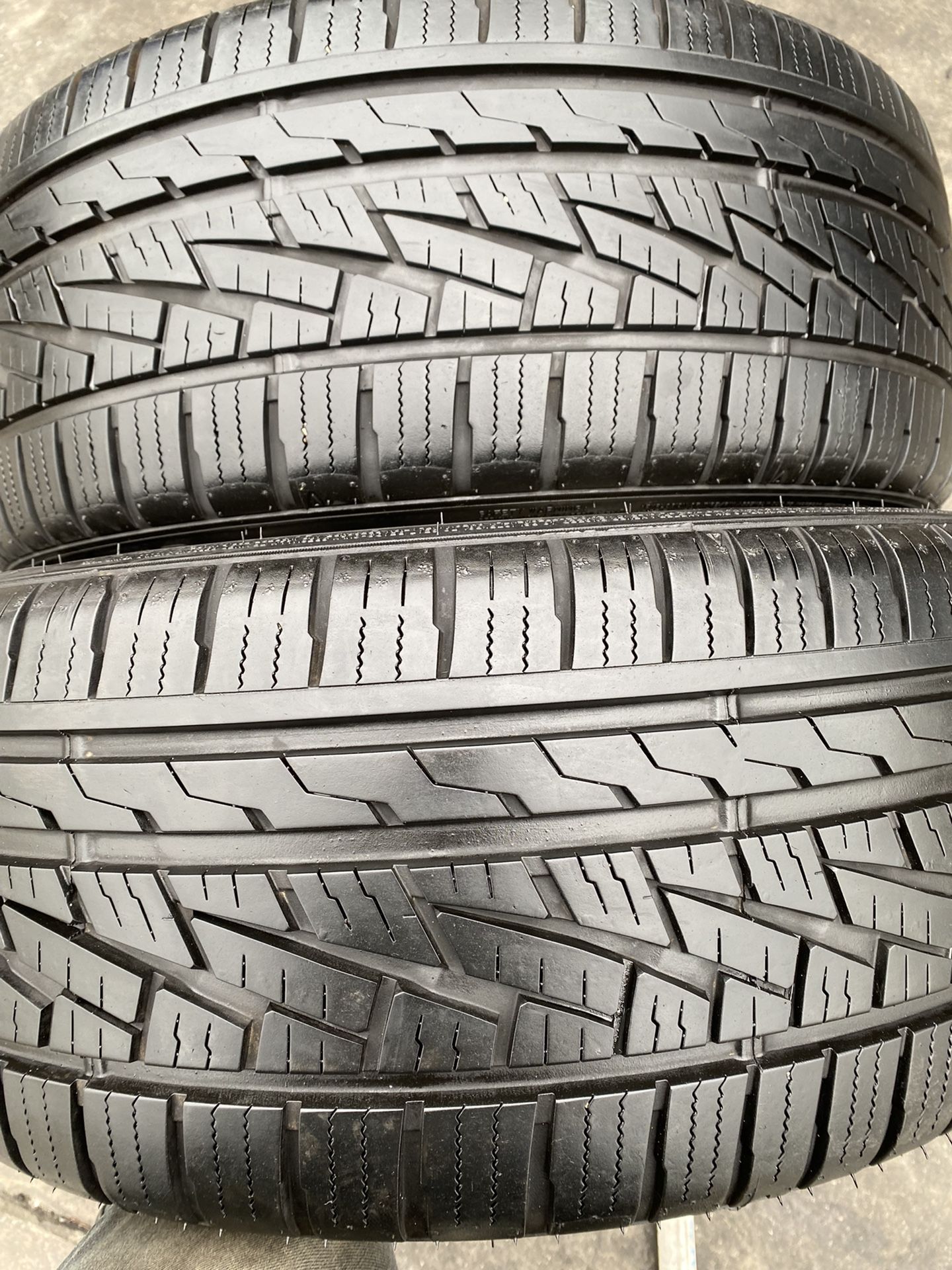I SELL THIS PAIR OF TIRE SIZE 235/40R18 SUMITOMO HTR A/S Po2