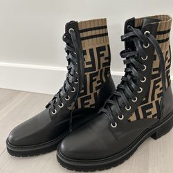 F€NDI Boots Size 8 New