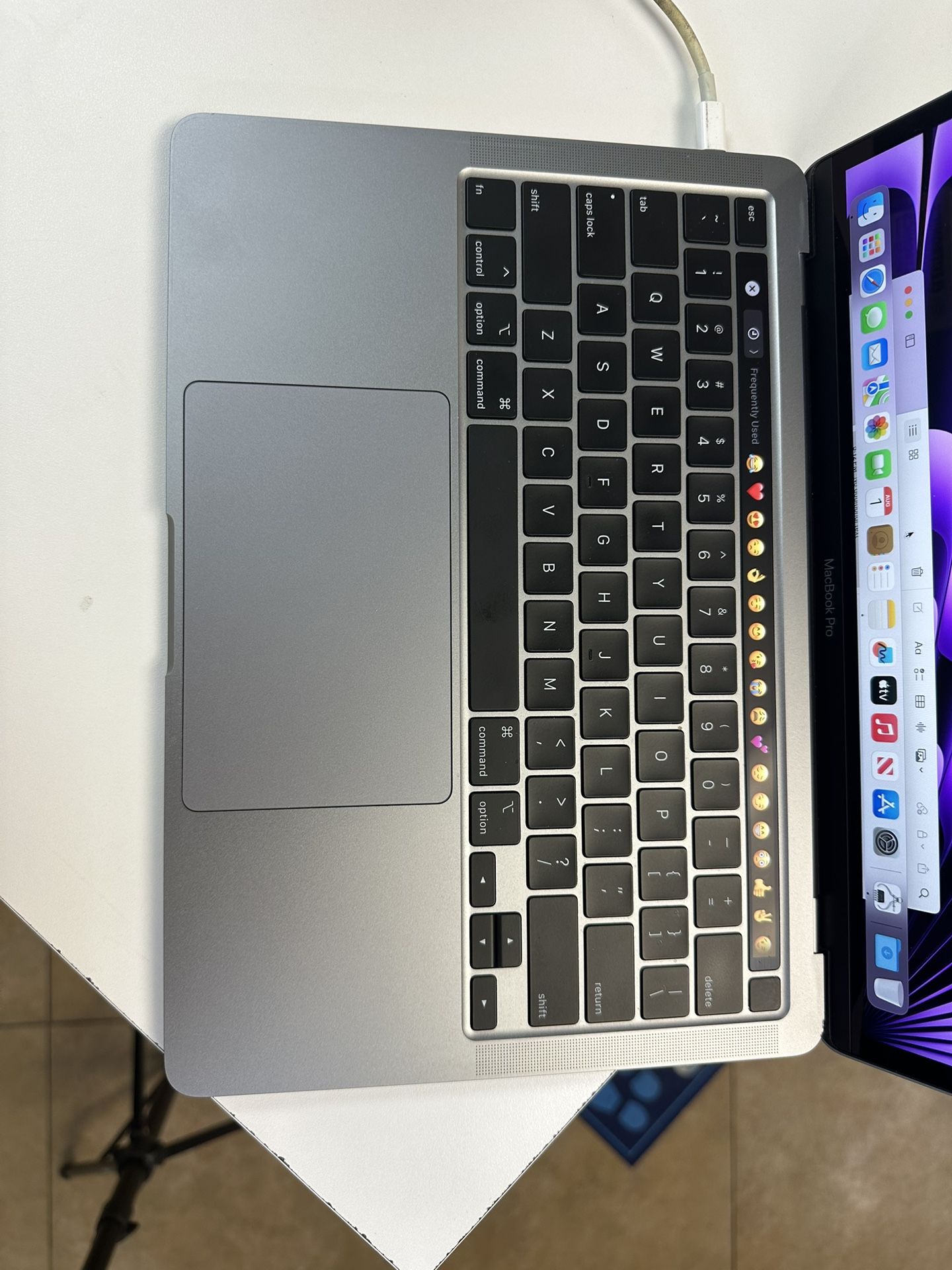 MacBook Pro 2020 13inch 16Gb Ram 1Tb SSD with Final Cut