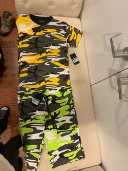 Men set