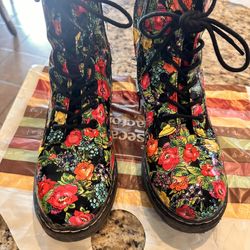 Boots Size 7