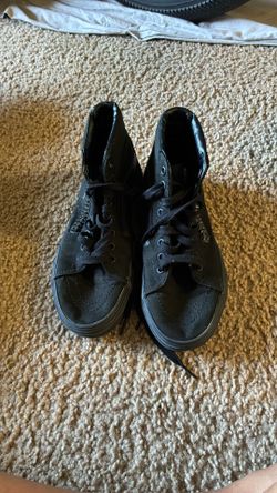 Girls Vans Hi Top Skate Shoes.