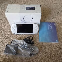 White psp 3000 Japanese region free with box