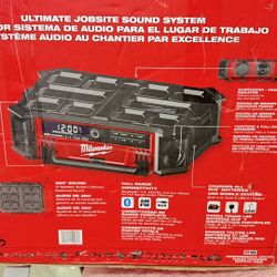 Milwaukee Packout Radio 