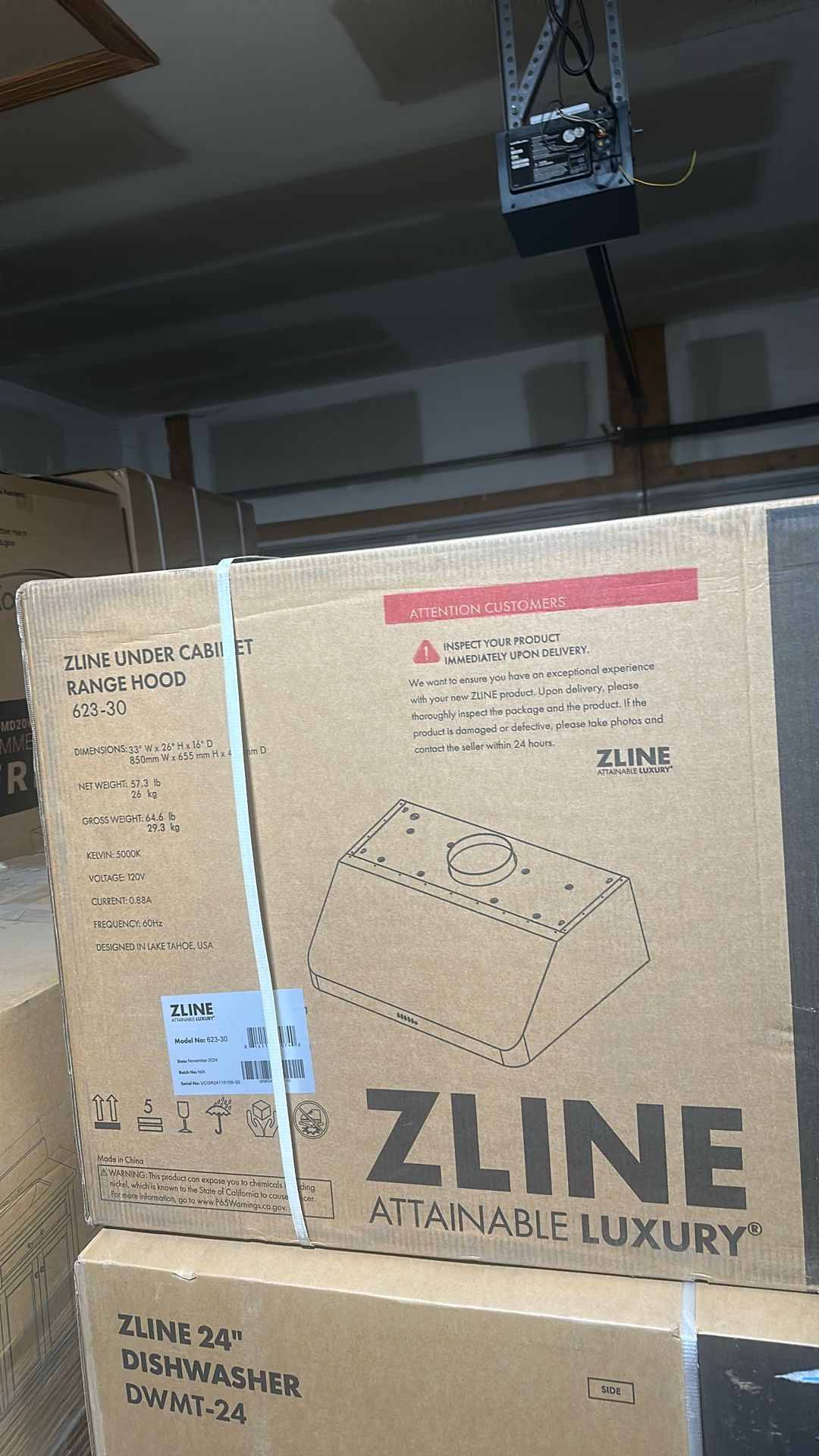 ZLINE KITCHEN & BATH 30 inch Ducted 600-CFM Stainless steel Under Cabinet Range HoodPqs