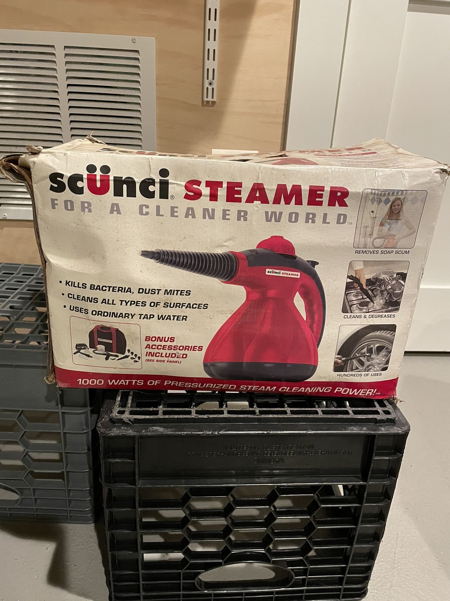 Scunci Steam Cleaner & Floor Kit
