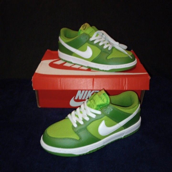 New Brand new Nike Dunk Low Chlorophyll Kermit green  Women's Size 8