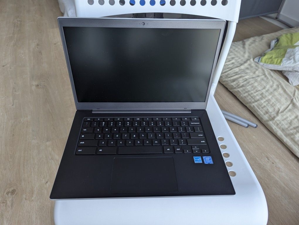 Samsung Galaxy Chromebook Go