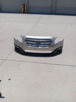 15 to 17 front bumper an grille subaru Outback  ( oem)