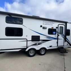 2020 COACHMAN FREEDOM EXPRESS 23.9SE