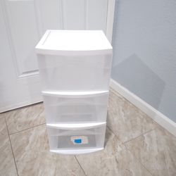 Plastic Drawer In Storage Containers In Organizers In Storage Bins In Great Condition Very Clean No Wheels